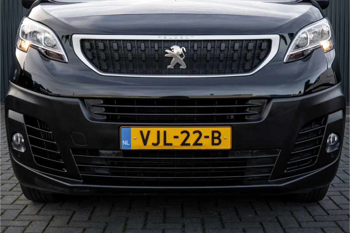 1.5 BlueHDi 100 | 3-Zits | Camera | Carplay | Cruise | PDC | Airco