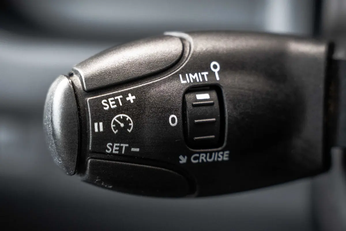 1.5 BlueHDi 100 | 3-Zits | Camera | Carplay | Cruise | PDC | Airco