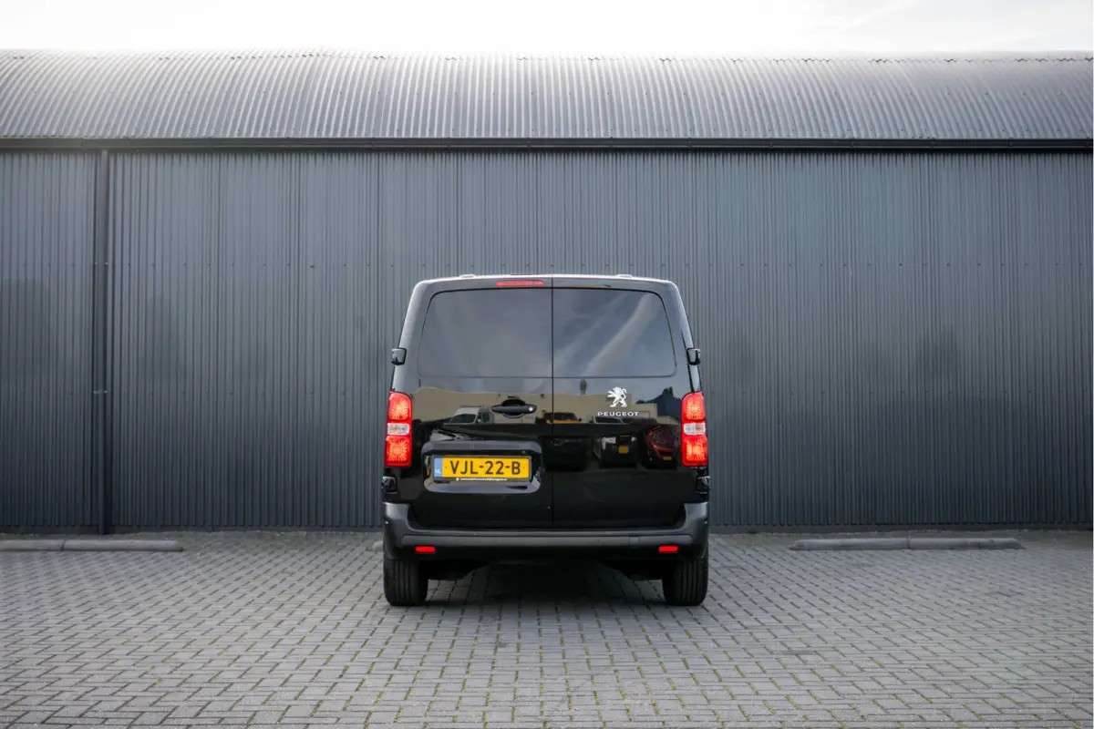 1.5 BlueHDi 100 | 3-Zits | Camera | Carplay | Cruise | PDC | Airco