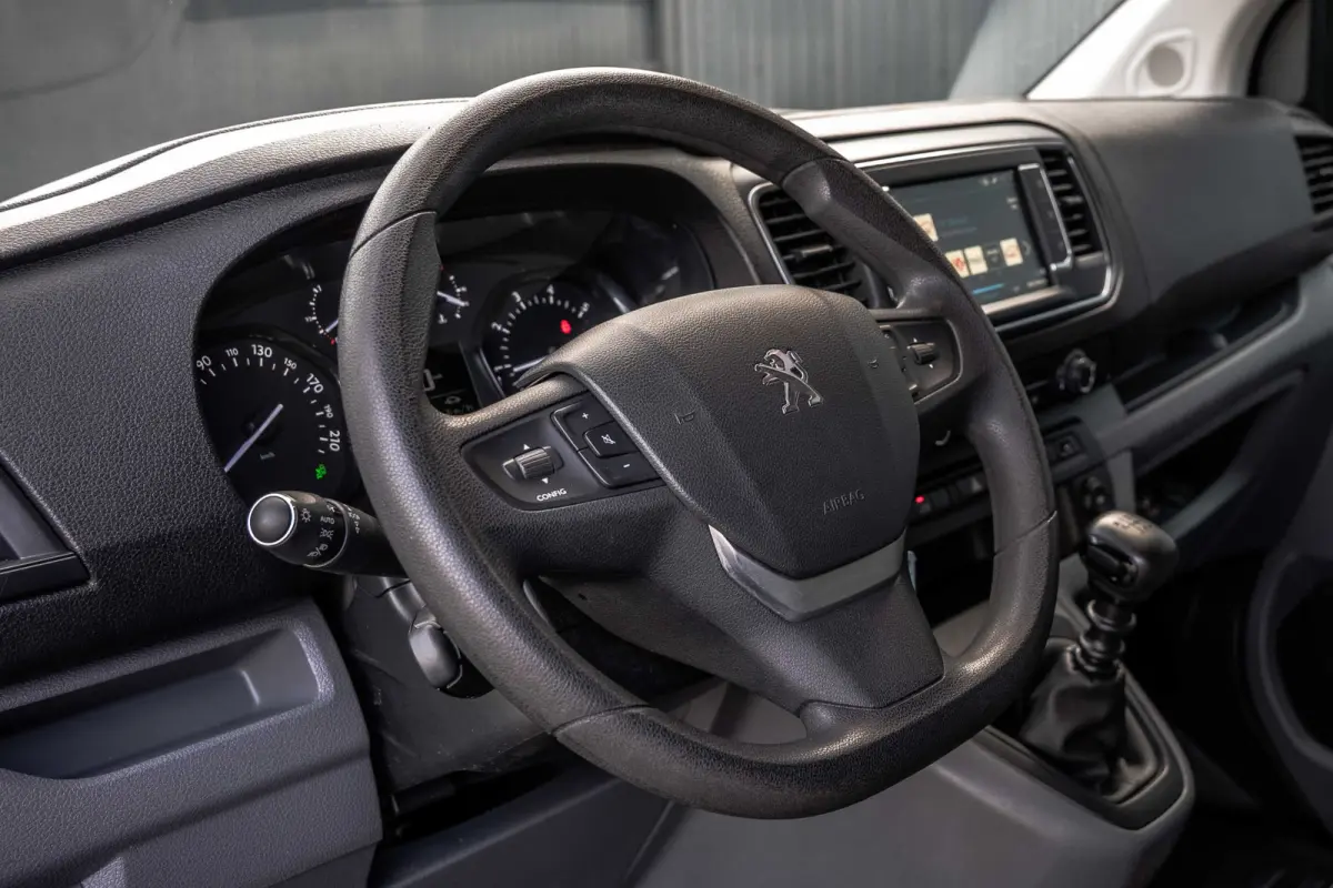 1.5 BlueHDi 100 | 3-Zits | Camera | Carplay | Cruise | PDC | Airco