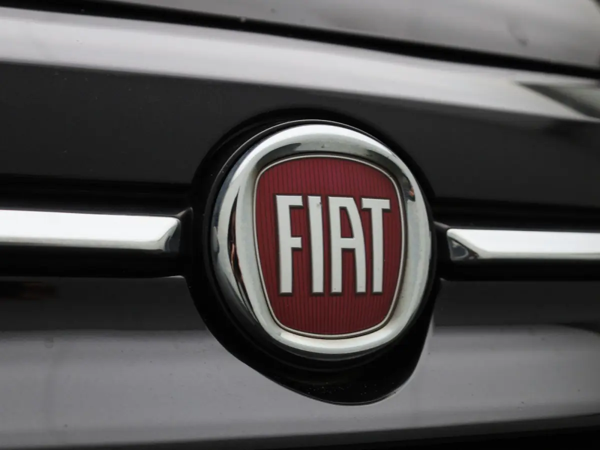 1.0 Hybrid Dolcevita | Wordt Verwacht | Apple Carplay / Android Auto | Parkeersensoren | Cabrio |