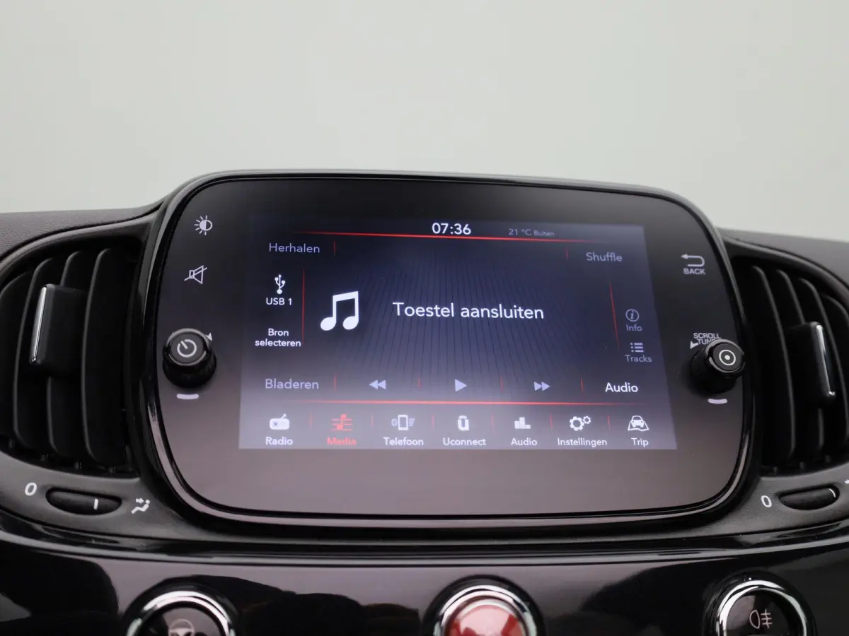 1.0 Hybrid Dolcevita | Wordt Verwacht | Apple Carplay / Android Auto | Parkeersensoren | Cabrio |