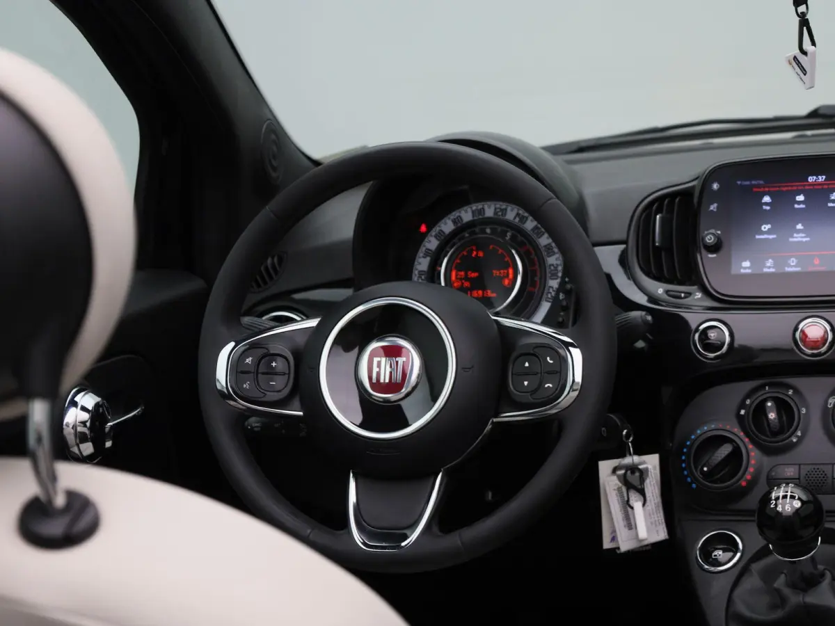1.0 Hybrid Dolcevita | Wordt Verwacht | Apple Carplay / Android Auto | Parkeersensoren | Cabrio |