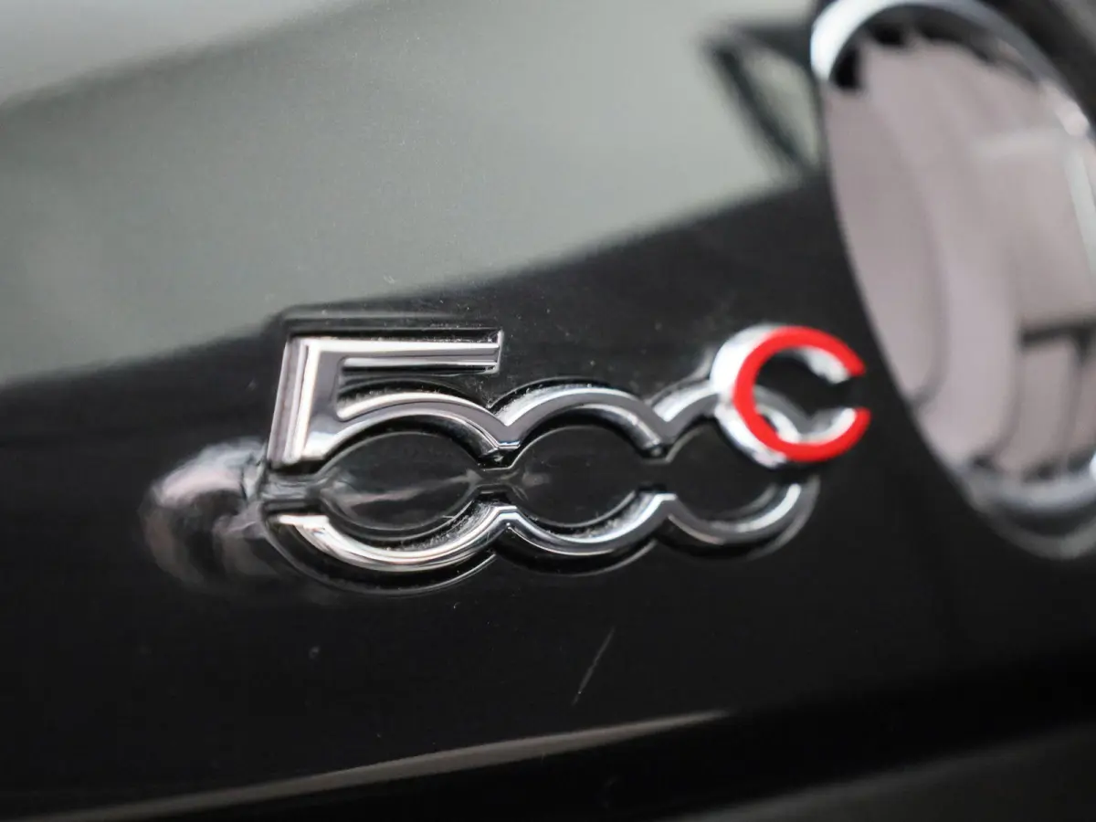 1.0 Hybrid Dolcevita | Wordt Verwacht | Apple Carplay / Android Auto | Parkeersensoren | Cabrio |