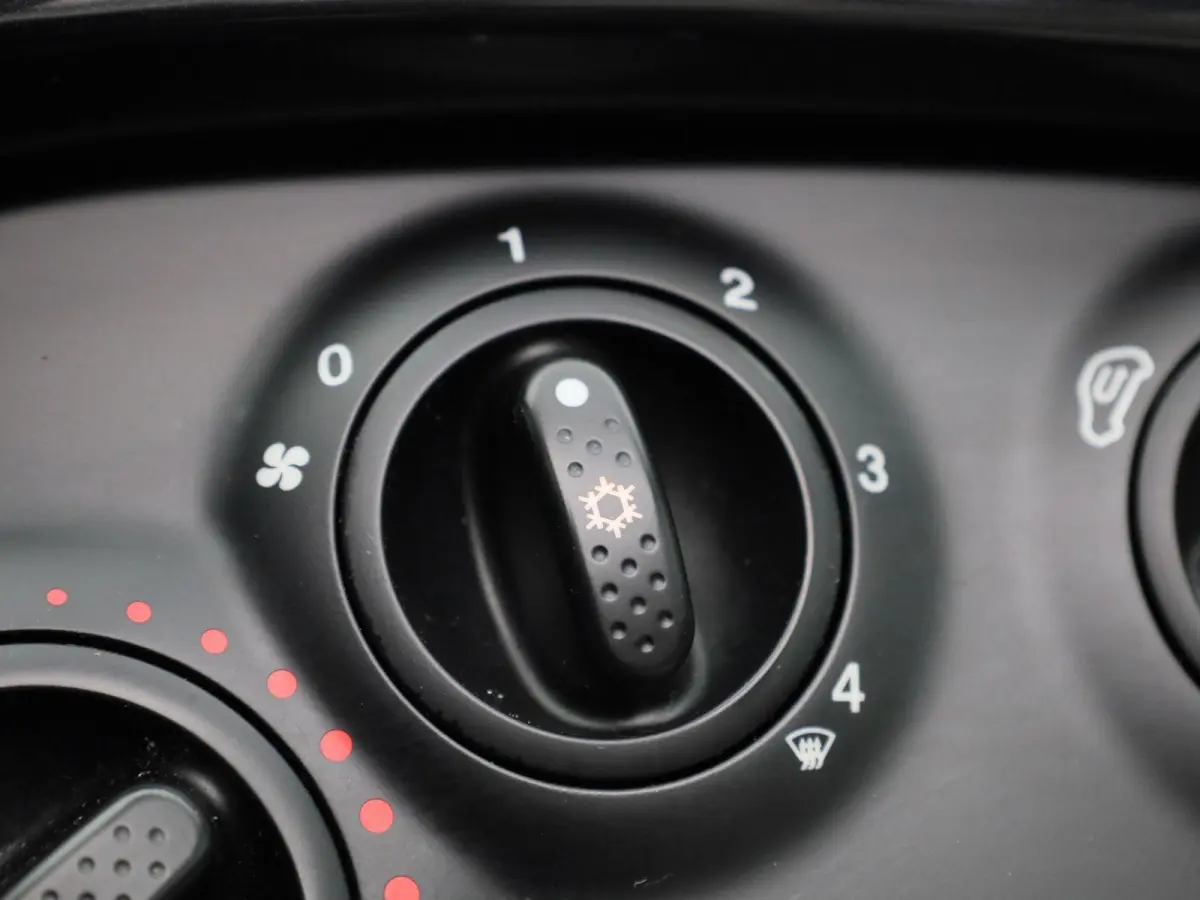 1.0 Hybrid Dolcevita | Wordt Verwacht | Apple Carplay / Android Auto | Parkeersensoren | Cabrio |