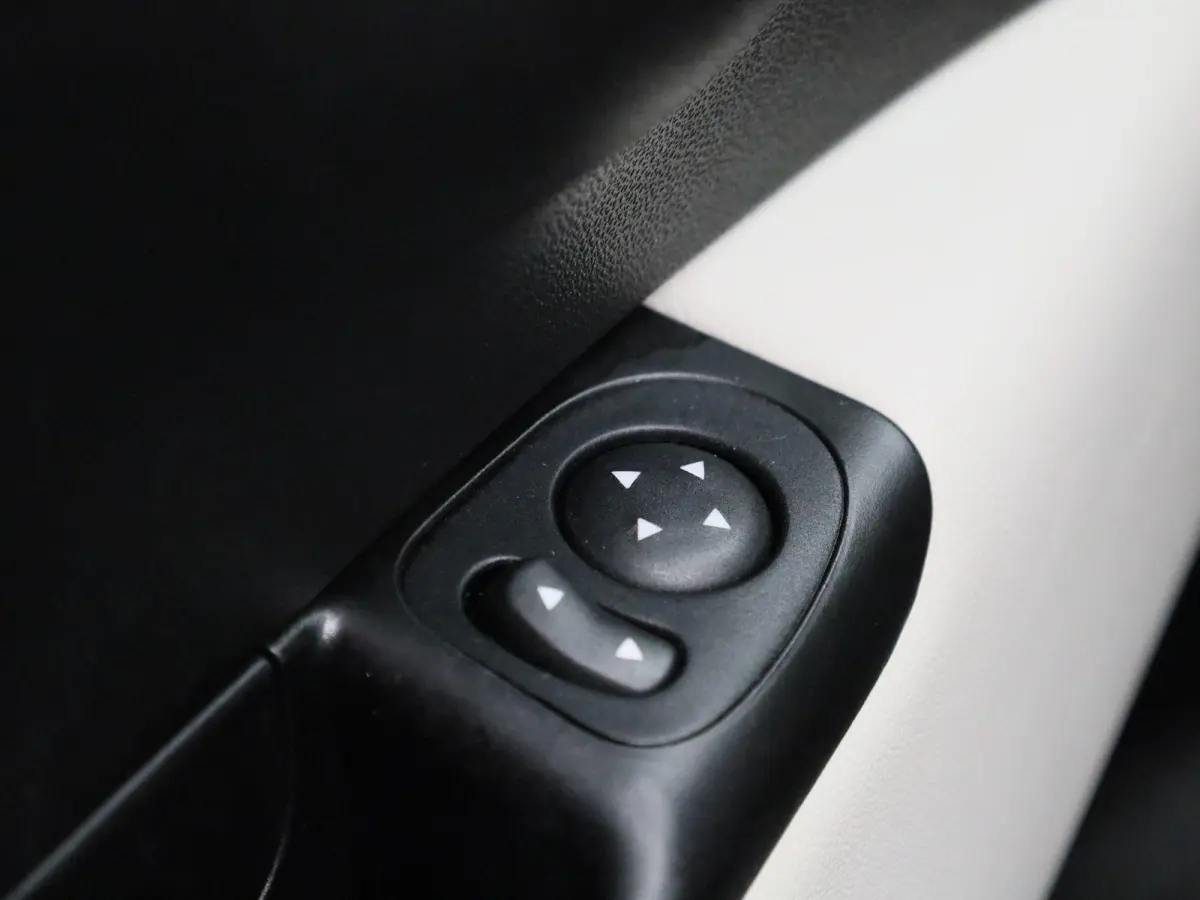 1.0 Hybrid Dolcevita | Wordt Verwacht | Apple Carplay / Android Auto | Parkeersensoren | Cabrio |
