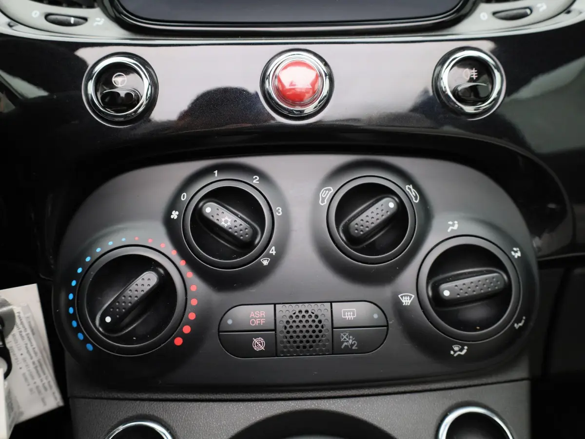 1.0 Hybrid Dolcevita | Wordt Verwacht | Apple Carplay / Android Auto | Parkeersensoren | Cabrio |