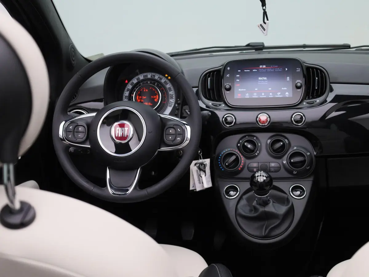 1.0 Hybrid Dolcevita | Wordt Verwacht | Apple Carplay / Android Auto | Parkeersensoren | Cabrio |