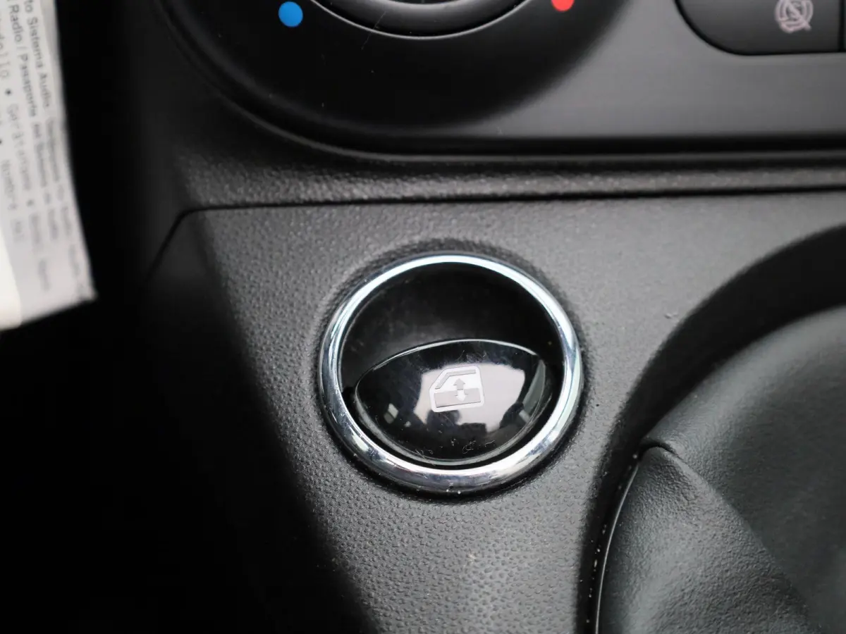 1.0 Hybrid Dolcevita | Wordt Verwacht | Apple Carplay / Android Auto | Parkeersensoren | Cabrio |