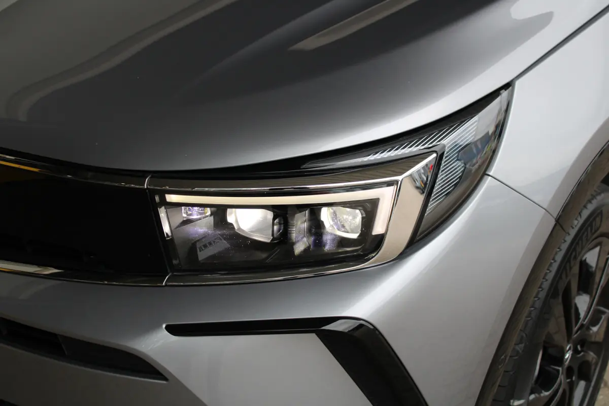 1.6 Turbo Plug-In Hybrid GS Line | Stoel- stuurwielverwarming | Adapt. Cruise control | Dode hoek sensoren | AFL led matrix koplampen |