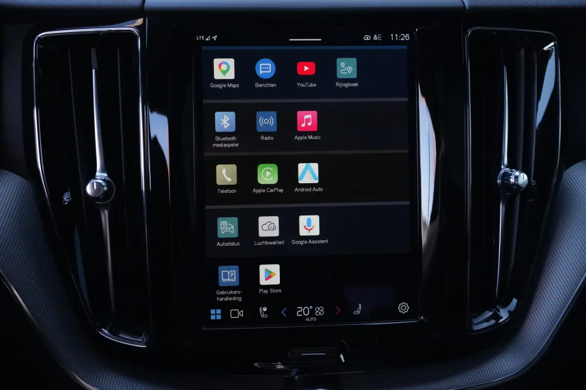 2.0 T6 Plug-in hybrid AWD Plus Dark | 350 PK | Pano | 360° camera | Navigatie | Stoelverwarming | HarmanKardon | Volvo XC60 2.0 T6 Plug-in hybrid AWD Plus Dark met 350 PK, 2.0-liter 4-cilin