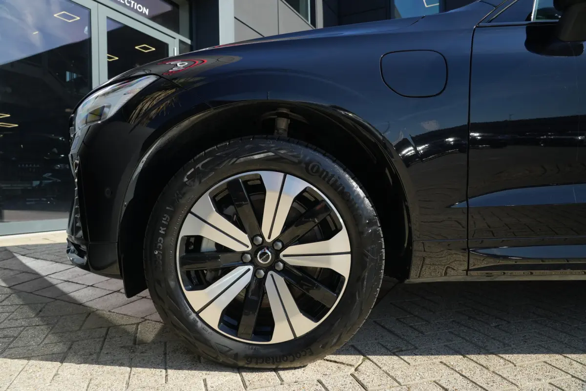 2.0 T6 Plug-in hybrid AWD Plus Dark | 350 PK | Pano | 360° camera | Navigatie | Stoelverwarming | HarmanKardon | Volvo XC60 2.0 T6 Plug-in hybrid AWD Plus Dark met 350 PK, 2.0-liter 4-cilin