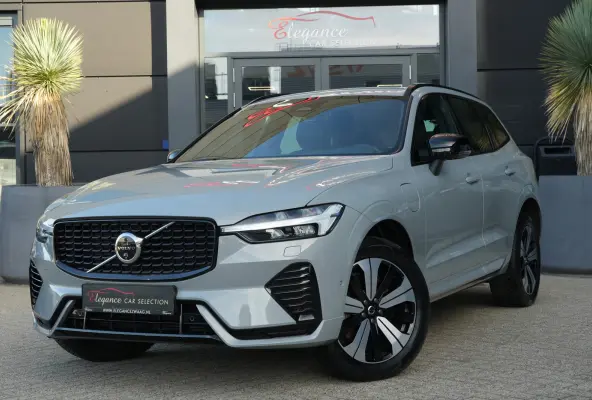 2.0 T6 Plug-in hybrid AWD Plus Dark | 350 PK | Pano | 360° camera | HarmanKardon | Navigatie | Stoelverwarming | Volvo XC60 2.0 T6 Plug-in hybrid AWD Plus Dark met 349 PK, 2.0-liter 4-cilin