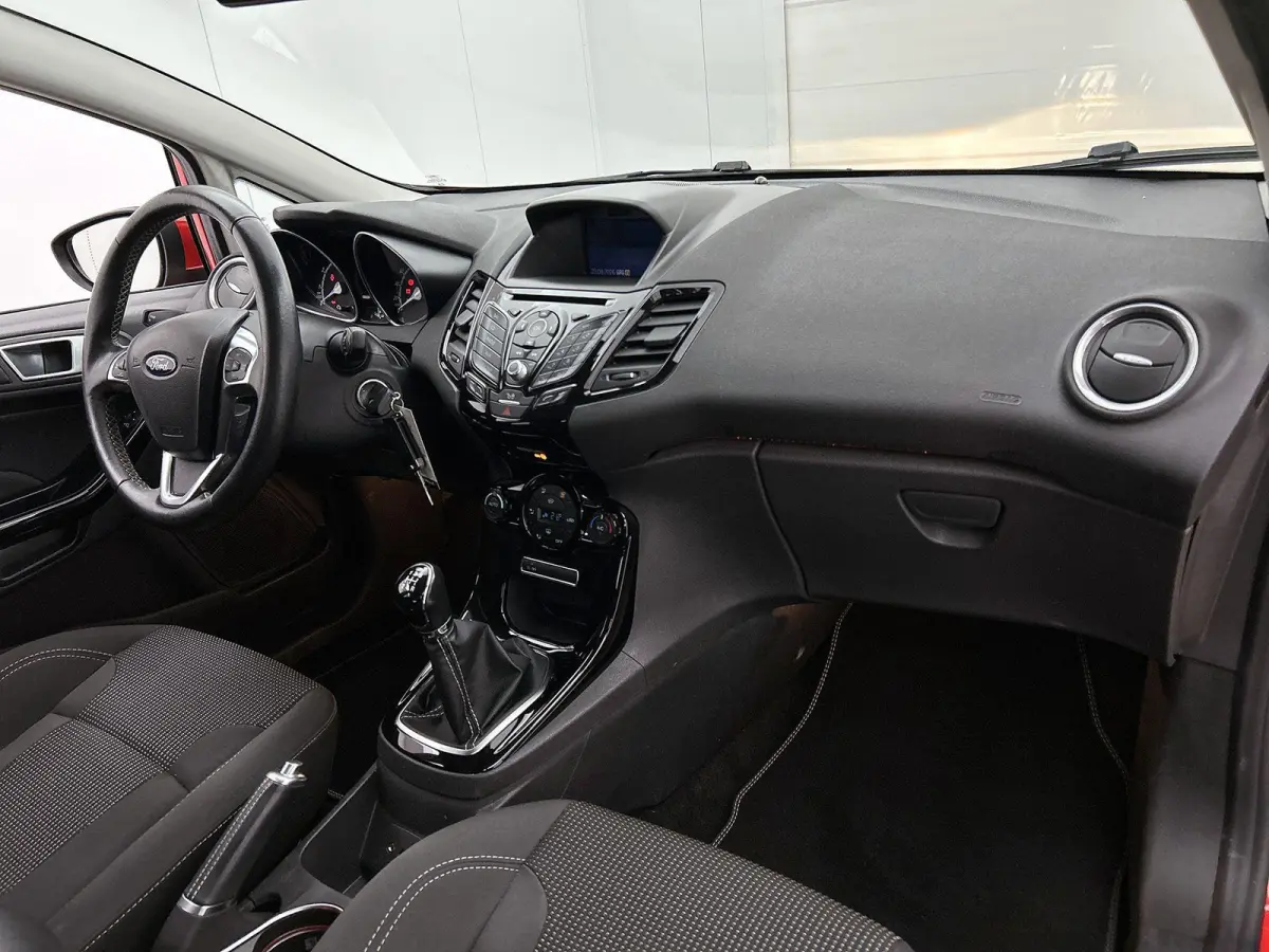1.0 EcoBoost Titanium | Airco | Parkeersensoren |
