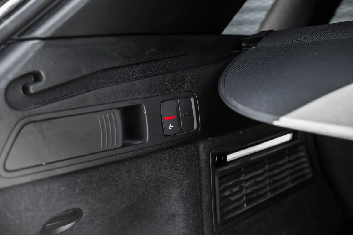 55 TFSI e S edition Competition l S-Line in & Ext. l Elektr. Stoel l Stoelverwarming l Camera l Adapt. Cr Control l Leder/Alcantara l Elekt. Klep l