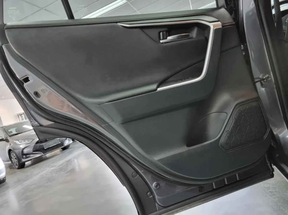 2.5 Plug-in Hybrid AWD Bi-Tone Plus / JBL / HUD / BSM