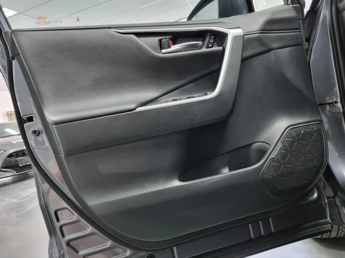 2.5 Plug-in Hybrid AWD Bi-Tone Plus / JBL / HUD / BSM