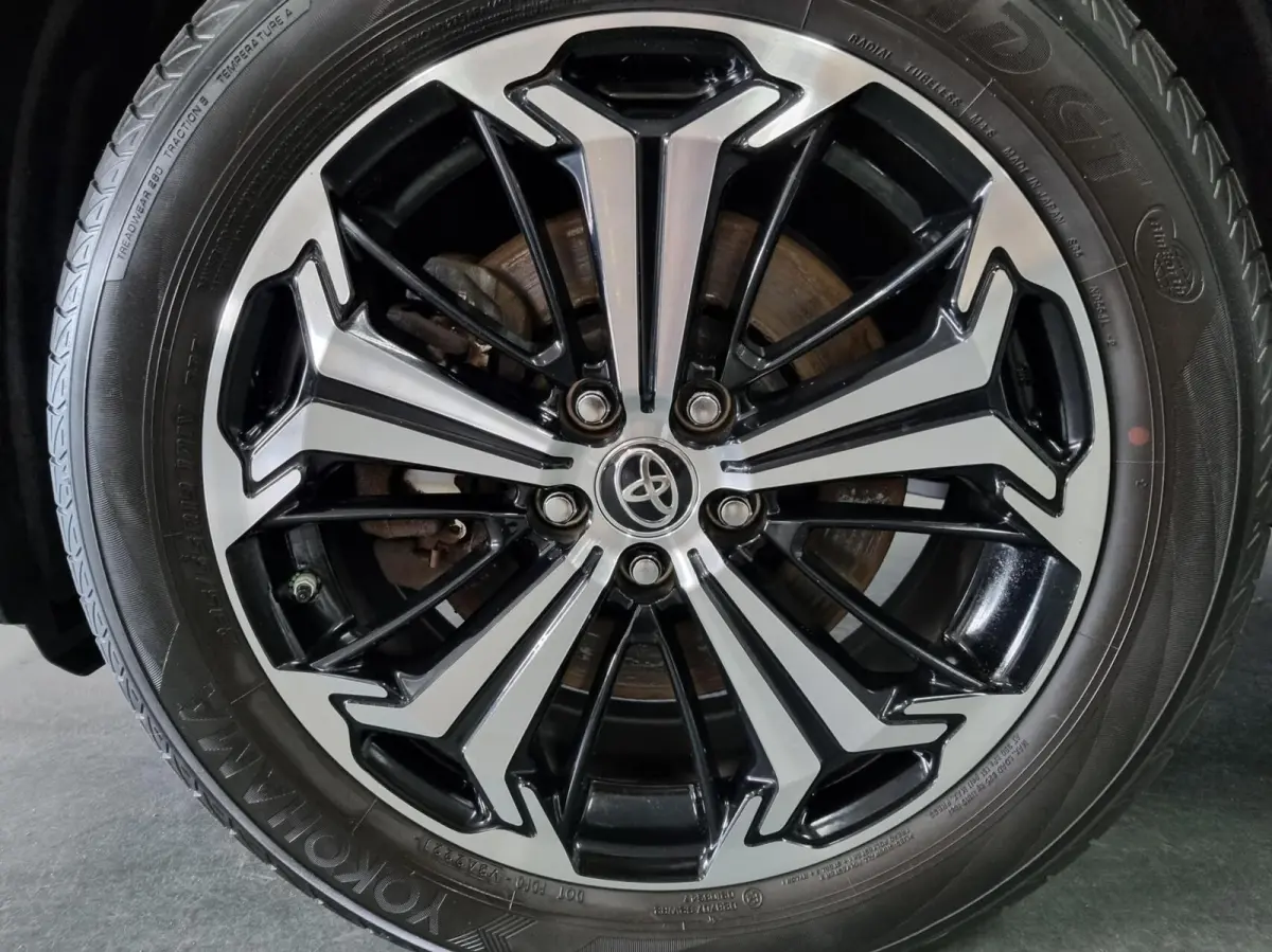 2.5 Plug-in Hybrid AWD Bi-Tone Plus / JBL / HUD / BSM
