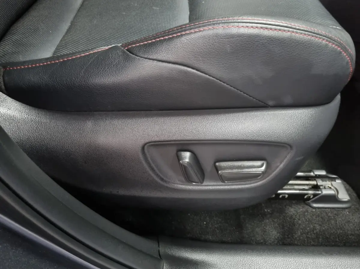 2.5 Plug-in Hybrid AWD Bi-Tone Plus / JBL / HUD / BSM
