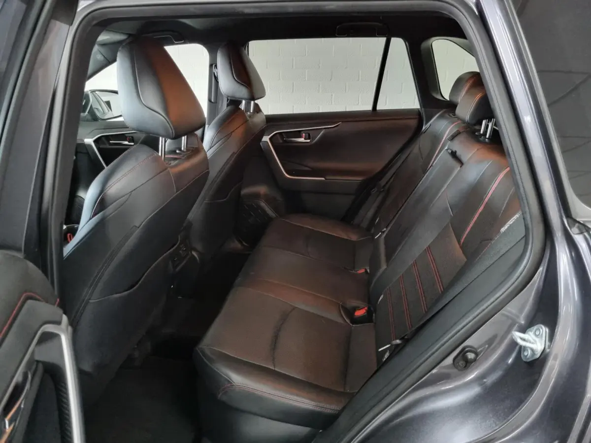 2.5 Plug-in Hybrid AWD Bi-Tone Plus / JBL / HUD / BSM
