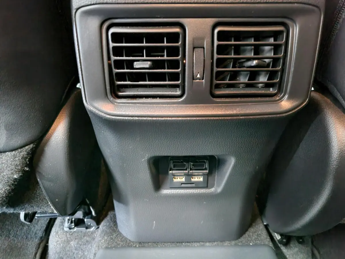 2.5 Plug-in Hybrid AWD Bi-Tone Plus / JBL / HUD / BSM