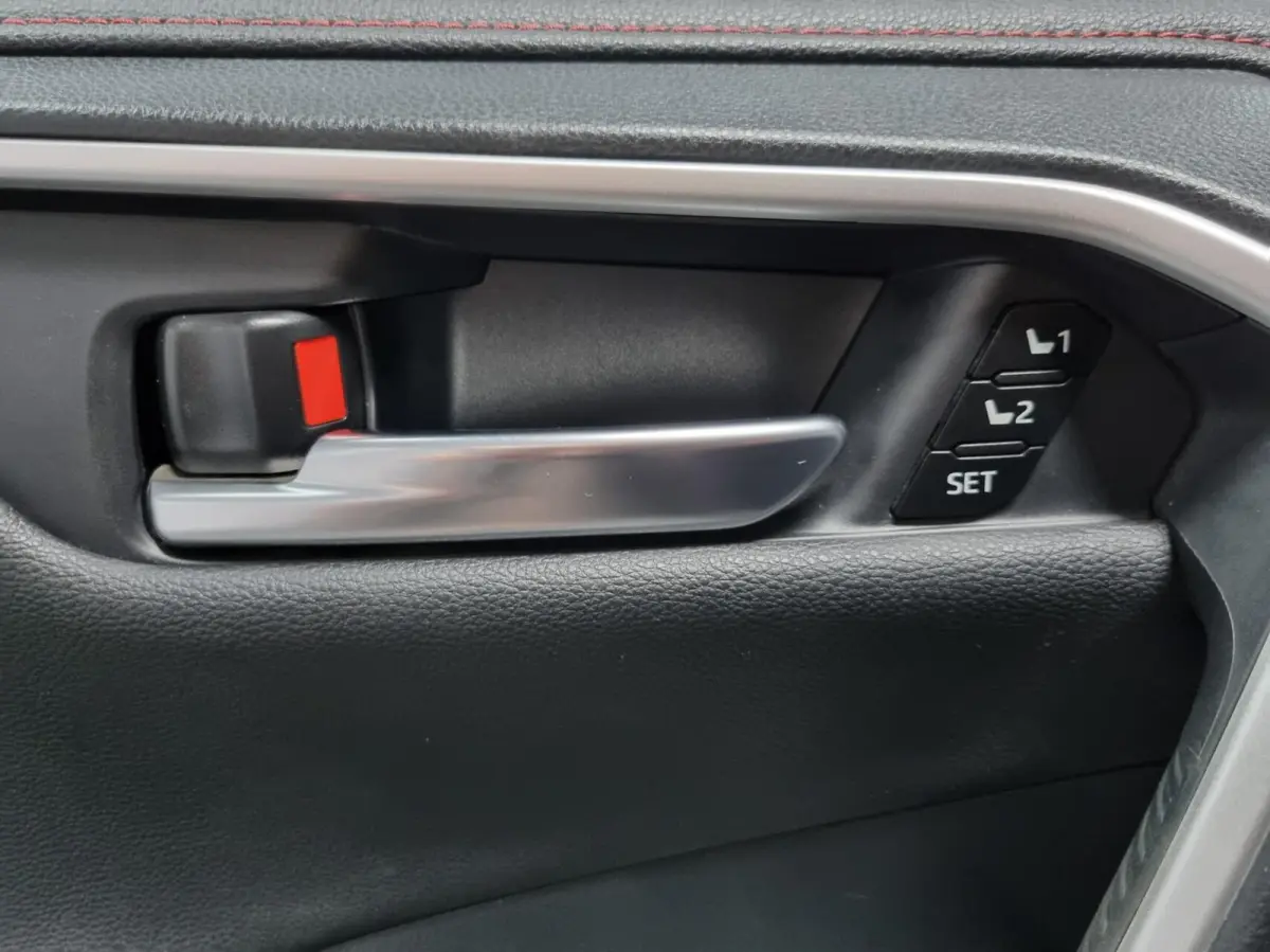 2.5 Plug-in Hybrid AWD Bi-Tone Plus / JBL / HUD / BSM