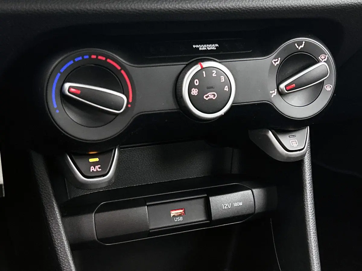 1.0 DPi DynamicLine | Apple Carplay / Android Auto | Achteruitrijcamera | Airco |