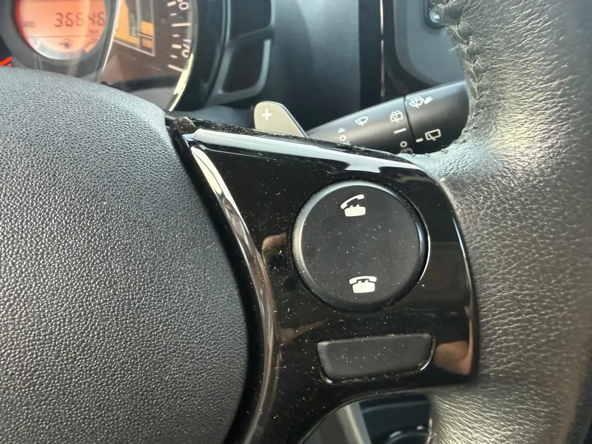 1.0 VTi Feel, Airco,Stuurbekrachtiging,Extra getint glas,Elektr.ramen en spiegels