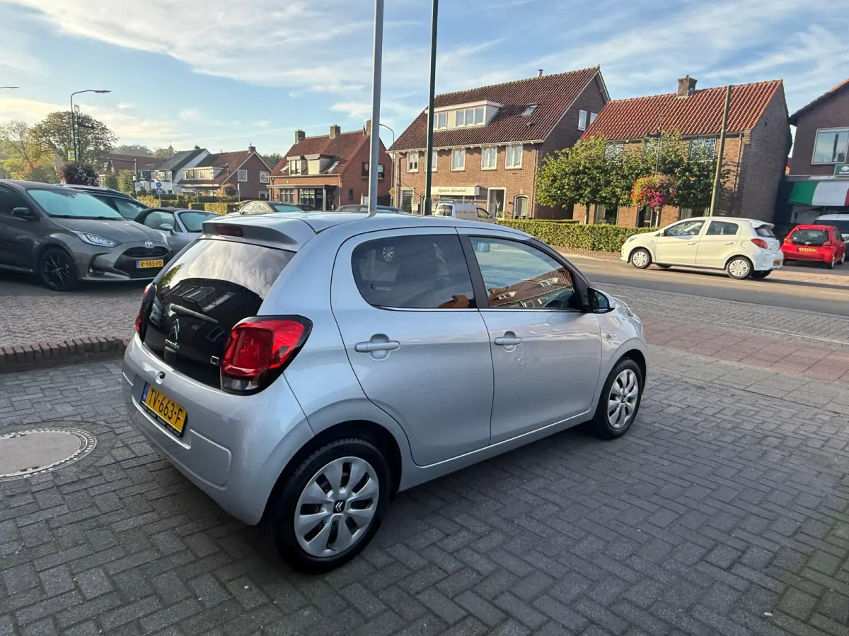 1.0 VTi Feel, Airco,Stuurbekrachtiging,Extra getint glas,Elektr.ramen en spiegels
