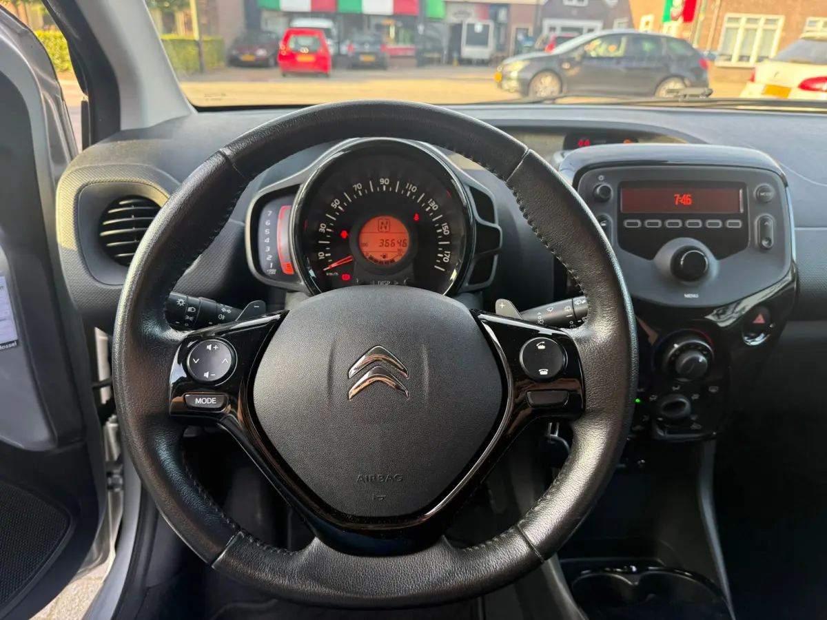 1.0 VTi Feel, Airco,Stuurbekrachtiging,Extra getint glas,Elektr.ramen en spiegels