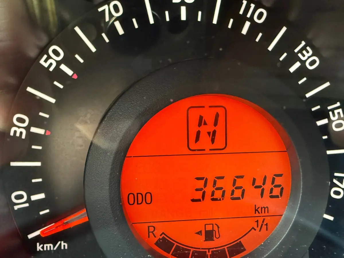 1.0 VTi Feel, Airco,Stuurbekrachtiging,Extra getint glas,Elektr.ramen en spiegels