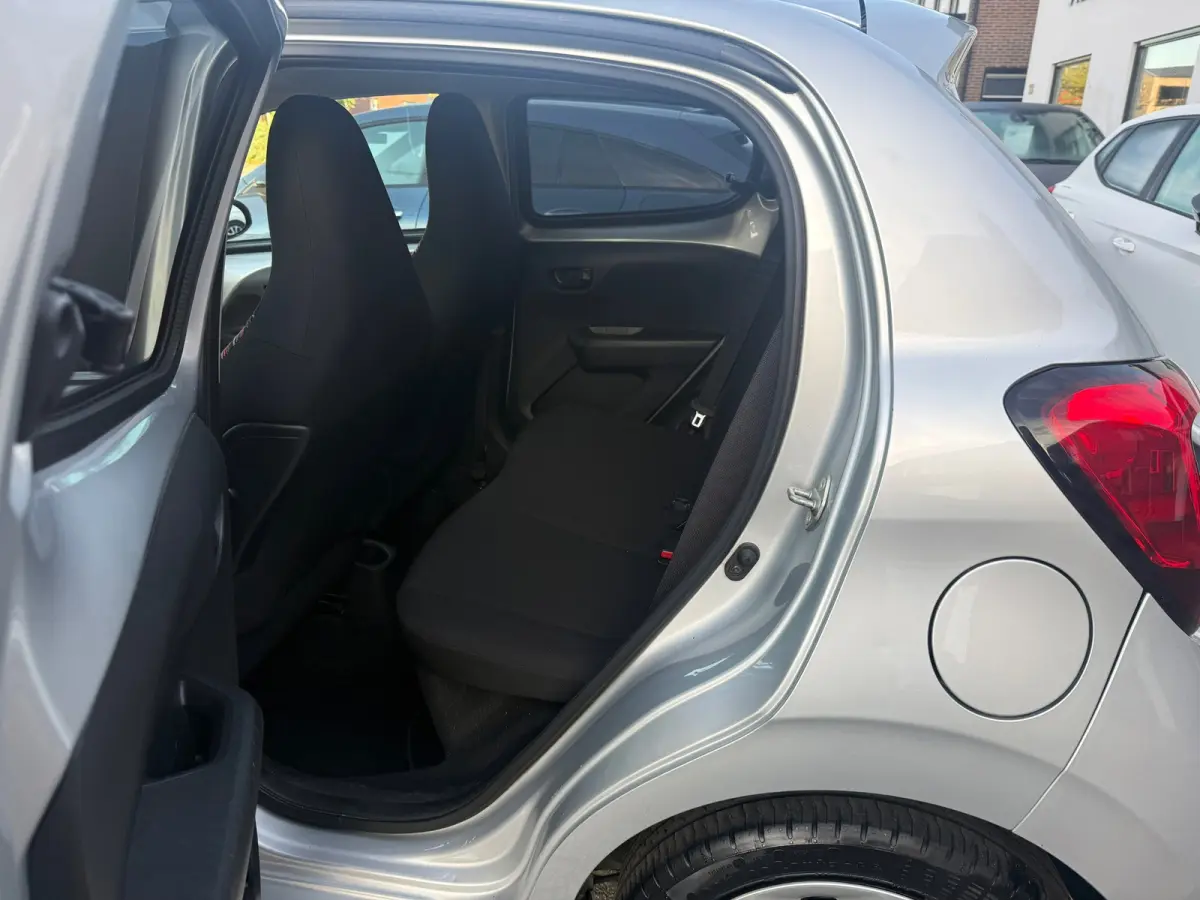 1.0 VTi Feel, Airco,Stuurbekrachtiging,Extra getint glas,Elektr.ramen en spiegels