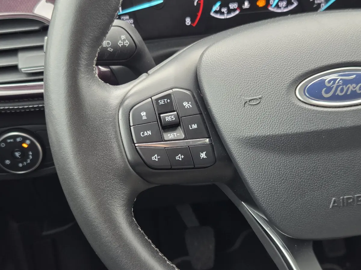 Vignale Keyless | Carplay | Adaptieve cruise | Camera | Stuur- stoelverw. | Half Leder | 17"