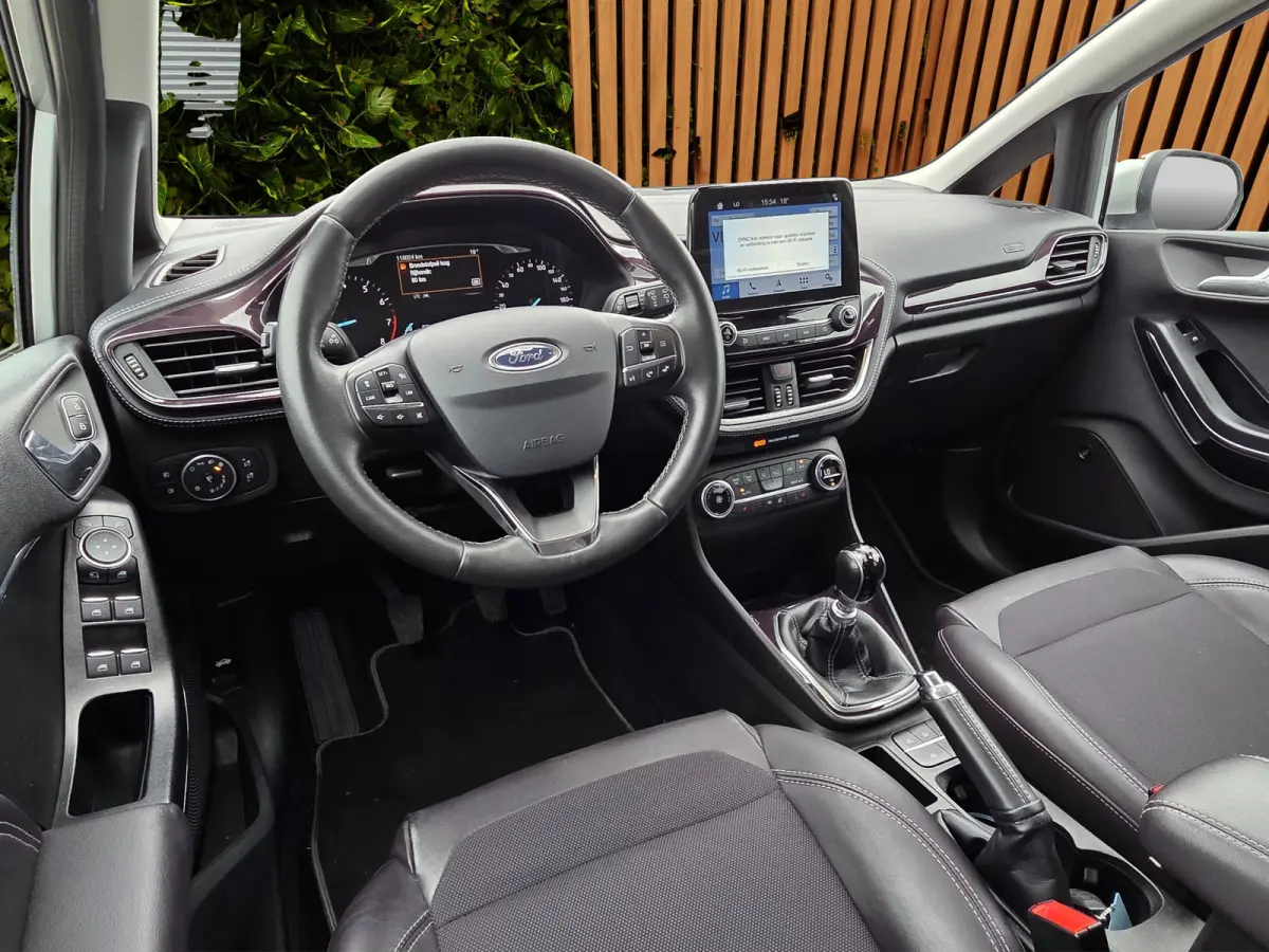 Vignale Keyless | Carplay | Adaptieve cruise | Camera | Stuur- stoelverw. | Half Leder | 17"