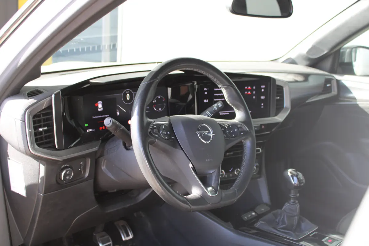 1.2 Turbo Ultimate | Trekhaak | Alcantara | 18 inch | Stoel- stuurwielverwarming | Apple carplay | Matrix led koplampen |