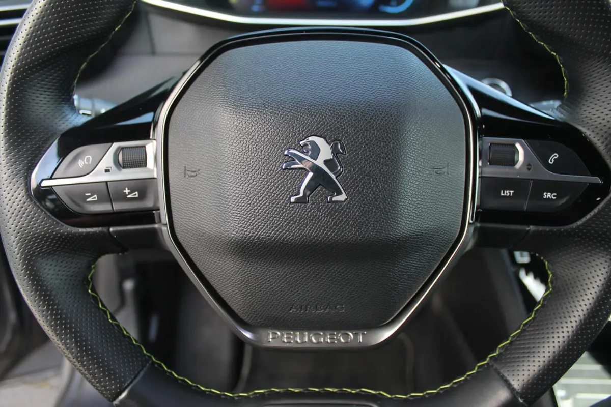 1.2 PureTech GT | Navi | Camera | Keyless