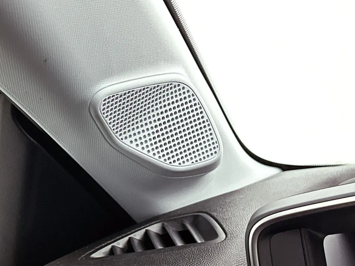 Allure Pack 75pk | Navigatie via Apple Carplay / Android Auto | Achteruitrijcamera | 3D Cockpit | Climate Control | Cruise Control | Parkeersensoren | DAB+ radio | Armsteun | Led koplampen |