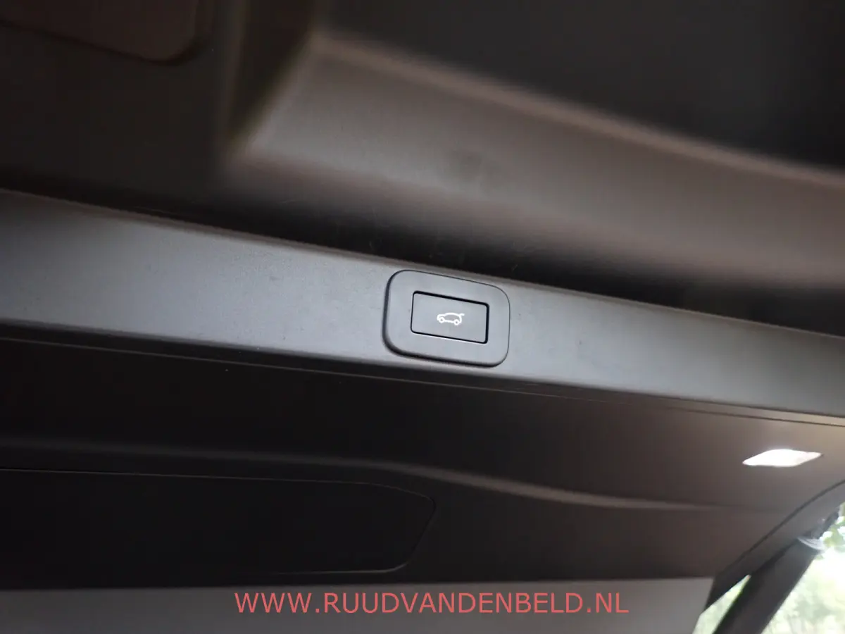 3.0 P440e HSE PHEV !! FABRIEKSGARANTIE TOT 9/2028 !! / SOH 91% / 360* / HEAD-UP / PANO / ACC /