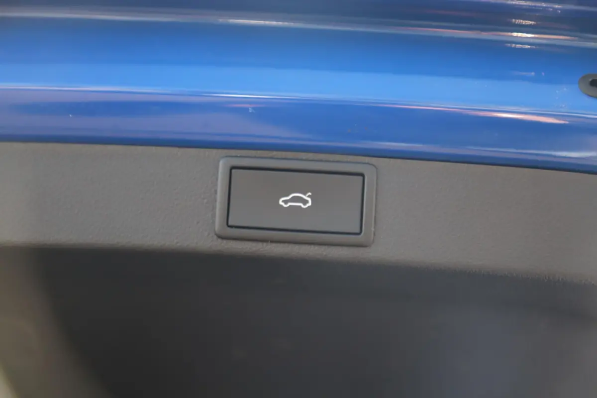 1.0 e-TSI Business Edition 110PK Automaat Navigatie Carplay Stoelverwarming Climate Cruise Elektrische Achterklep
