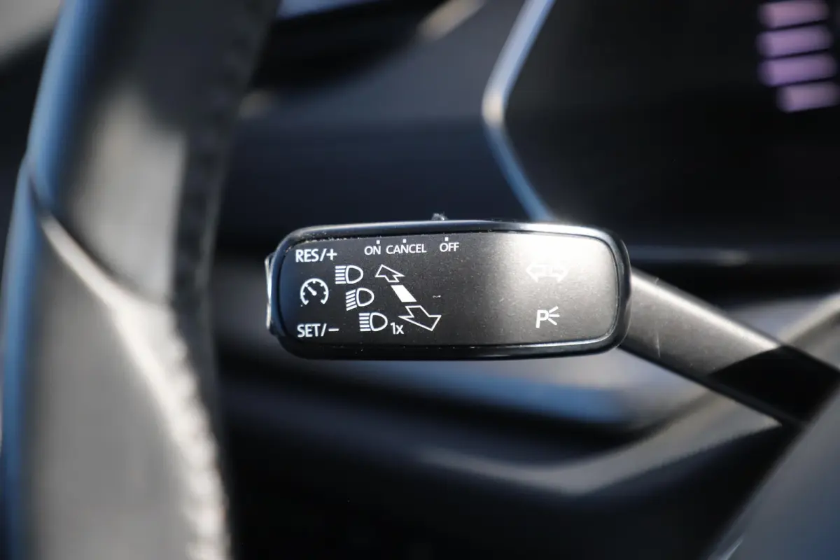 1.0 e-TSI Business Edition 110PK Automaat Navigatie Carplay Stoelverwarming Climate Cruise Elektrische Achterklep