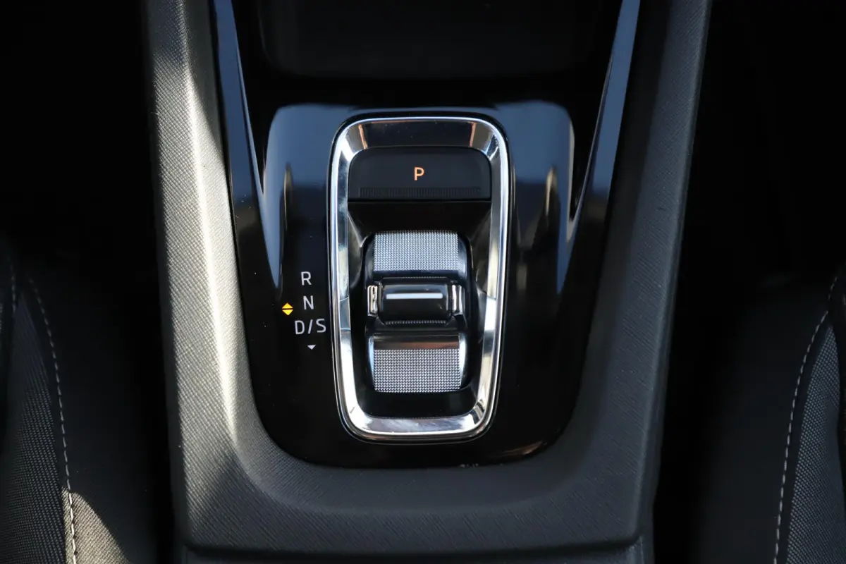 1.0 e-TSI Business Edition 110PK Automaat Navigatie Carplay Stoelverwarming Climate Cruise Elektrische Achterklep