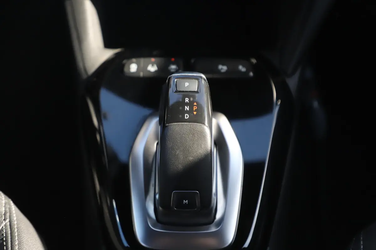 1.2 Ultimate 131PK Automaat Half Leder Stoelverwarming Navigatie Achteruitrijcamera LMV Climate Cruise Control