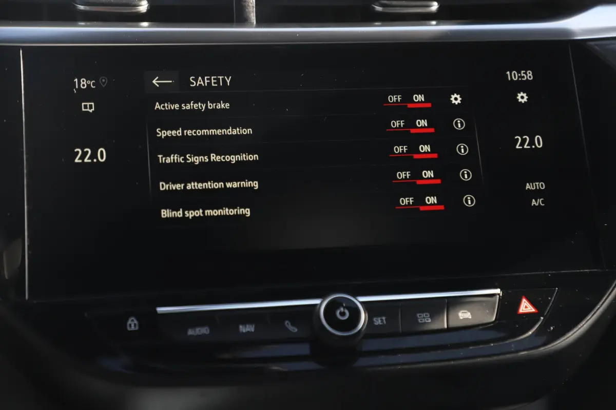 1.2 Ultimate 131PK Automaat Half Leder Stoelverwarming Navigatie Achteruitrijcamera LMV Climate Cruise Control