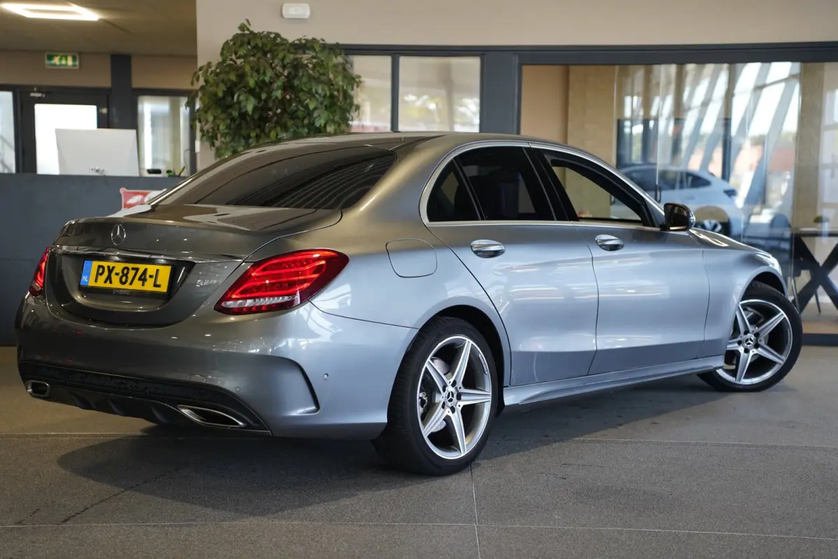 180 AMG DCT Navi Leder Cruise Cam Pdc Burmester