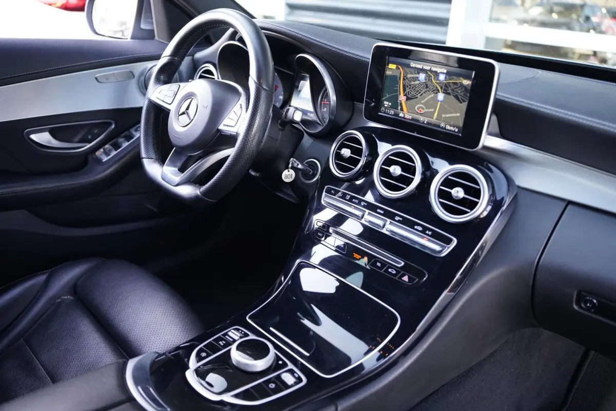 180 AMG DCT Navi Leder Cruise Cam Pdc Burmester