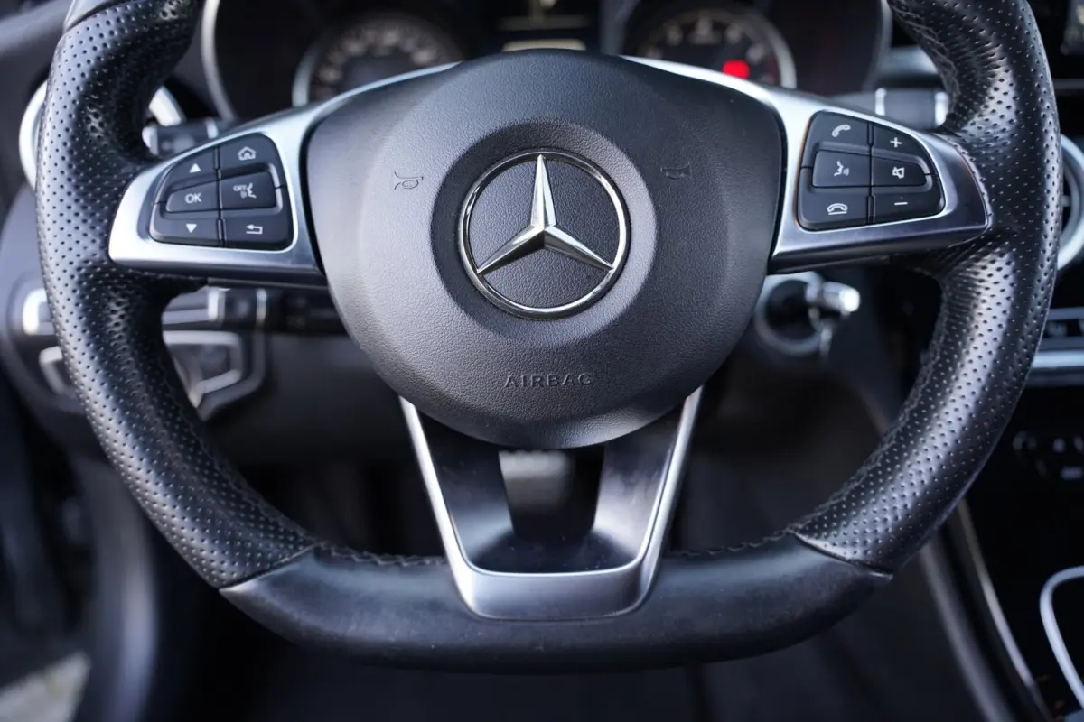180 AMG DCT Navi Leder Cruise Cam Pdc Burmester