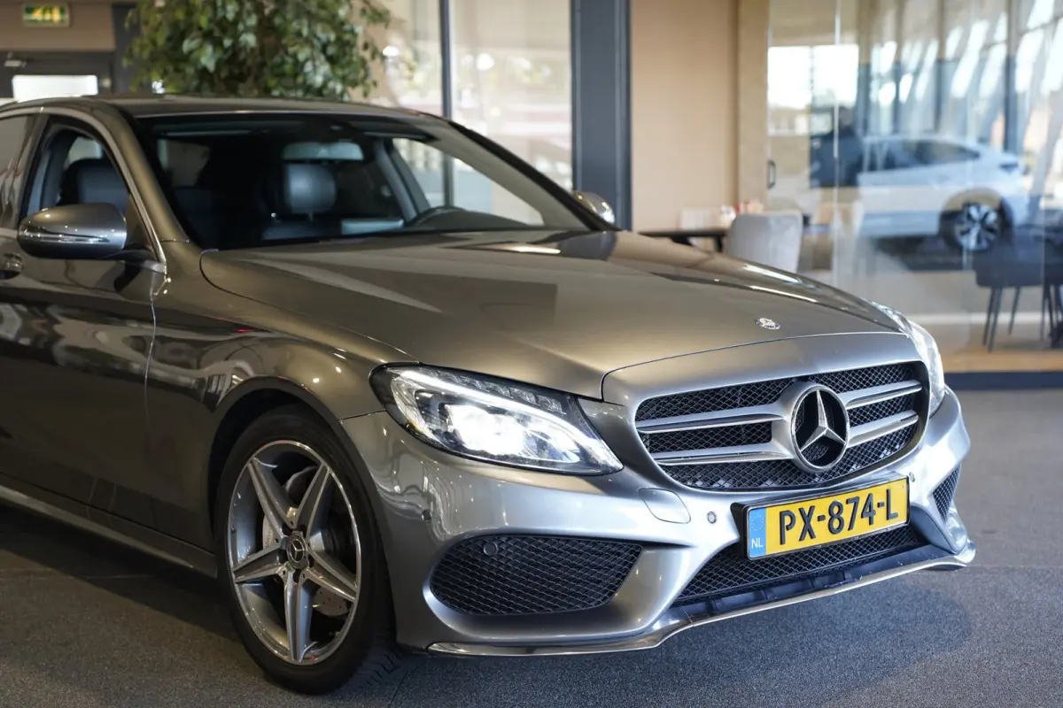 180 AMG DCT Navi Leder Cruise Cam Pdc Burmester