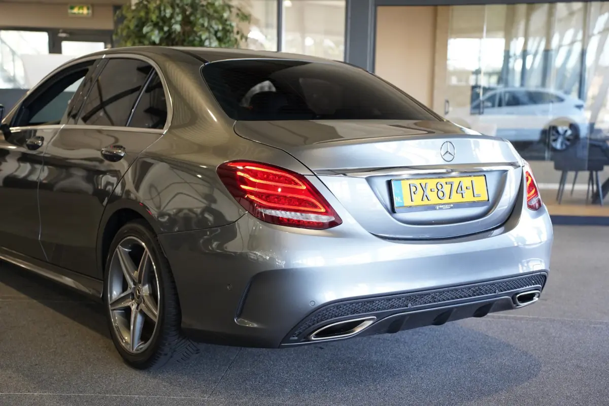 180 AMG DCT Navi Leder Cruise Cam Pdc Burmester