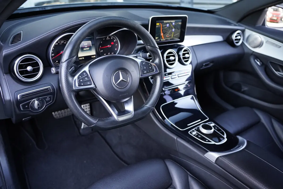 180 AMG DCT Navi Leder Cruise Cam Pdc Burmester