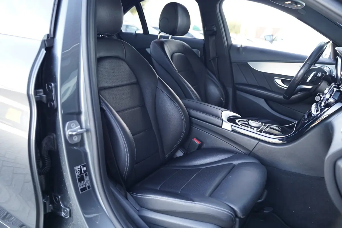 180 AMG DCT Navi Leder Cruise Cam Pdc Burmester